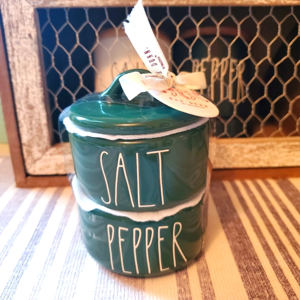Rae Dunn green salt & pepper stacker